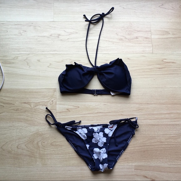 Hollister Bikini Bottoms - Picture 1 of 5